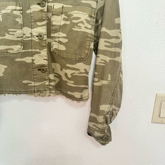 Sanctuary Cropped Camo Jacket Size Small Womens - Picture 5 of 8